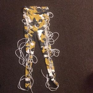 Sexy Laced up camo pants !